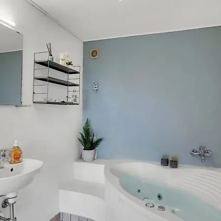 Cozy In With Kitchen Apartman